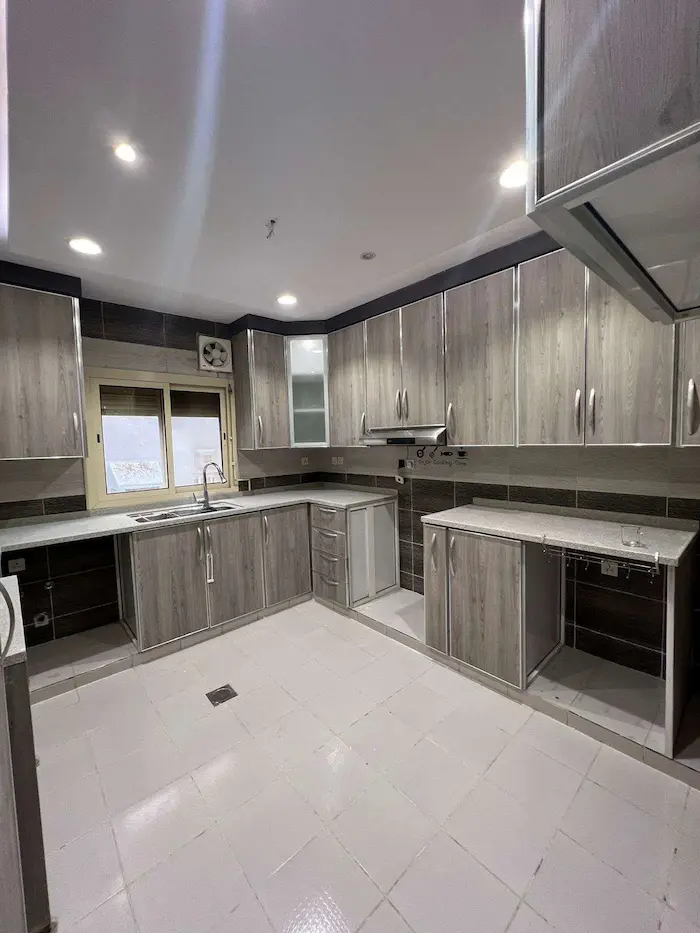 فك وتركيب الأثاث بعد الوصول